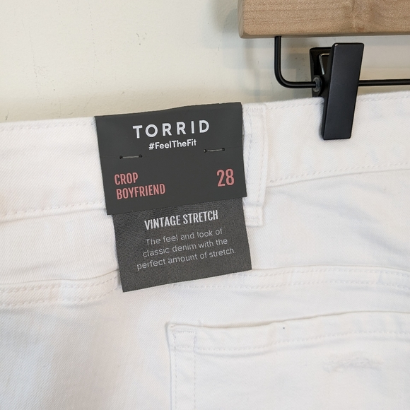 Torrid Boyfriend Crop Optic White Distressed Jeans in Vintage Stretch - Picture 4 of 8